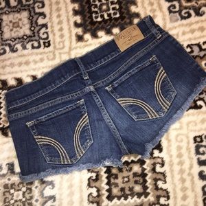Hollister Short Shorts Size 3 / 26